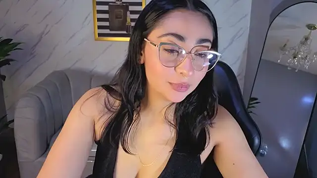 Snapshot of sara_lux_t chatting on 08/01/26, 10:08 sara lux t online show from 08/01/26, 10:08