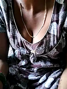 Snapshot of Lovely-Deepa chatting on 08/06/26, 04:58 Lovely-Deepa online show from 08/06/26, 04:58