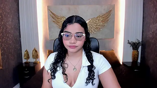 Snapshot of Celeste_luxe chatting on 08/04/26, 11:24 Celeste luxe online show from 08/04/26, 11:24