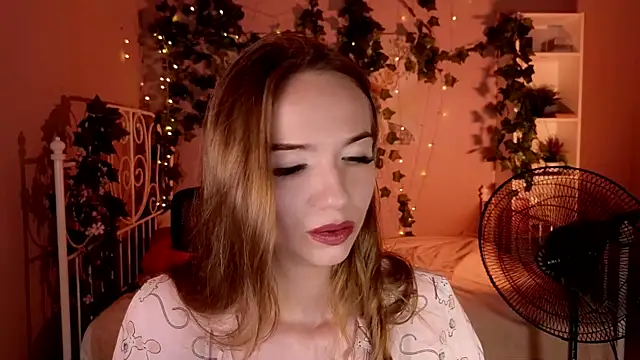 Snapshot of Cutie__Kitty chatting on 08/05/26, 12:19 Cutie Kitty online show from 08/05/26, 12:19