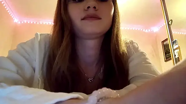 Snapshot of LiziArms chatting on 08/04/26, 05:26 LiziArms online show from 08/04/26, 05:26