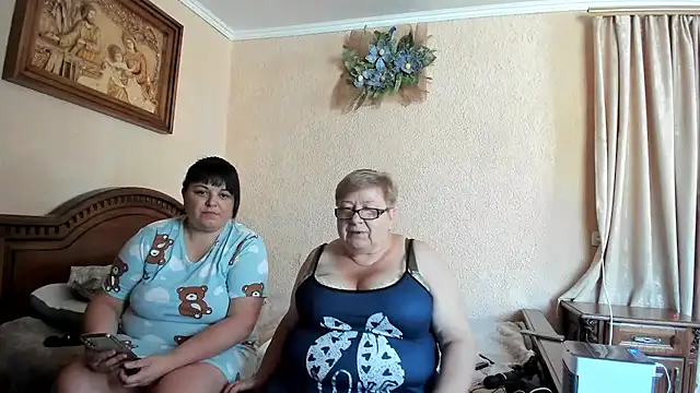 Snapshot of SweetLenaandNatalia chatting on 08/05/26, 06:38 SweetLenaandNatalia online show from 08/05/26, 06:38