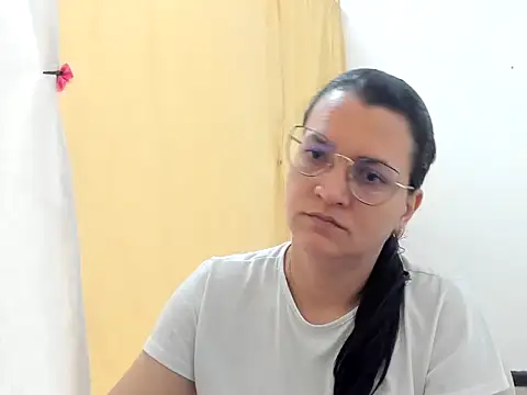 MARILYN GARCIA online show from 10/24/25, 01:51