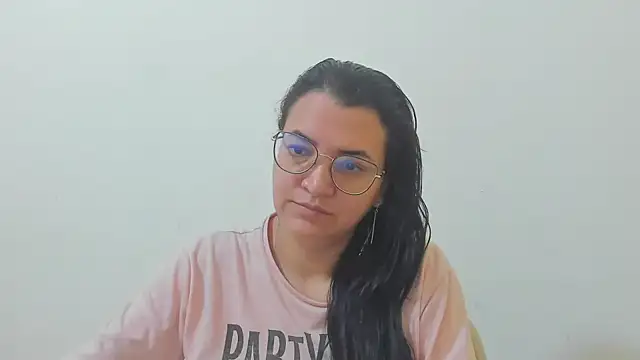 MARILYN GARCIA online show from 12/21/25, 02:57