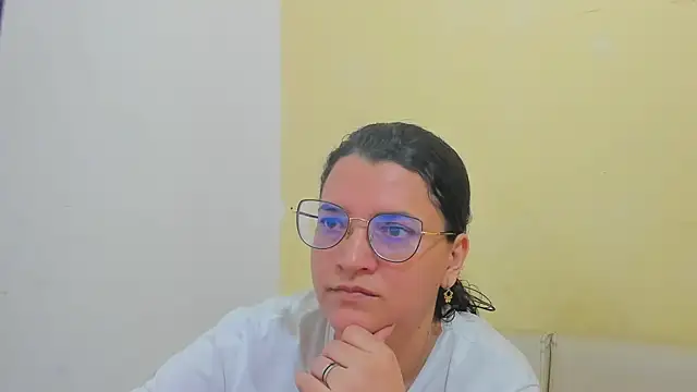 MARILYN GARCIA online show from 04/01/26, 01:12