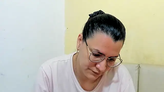 Snapshot of MARILYN_GARCIA chatting on 05/05/26, 01:41 MARILYN GARCIA online show from 05/05/26, 01:41