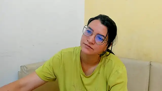 Snapshot of MARILYN_GARCIA chatting on 05/12/26, 04:04 MARILYN GARCIA online show from 05/12/26, 04:04