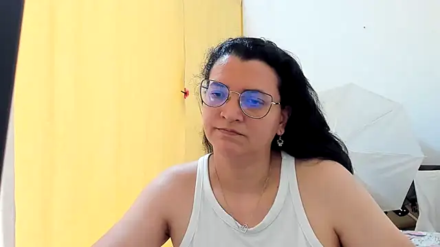 Snapshot of MARILYN_GARCIA chatting on 05/22/26, 05:18 MARILYN GARCIA online show from 05/22/26, 05:18