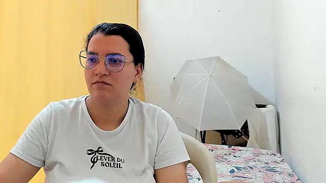 Snapshot of MARILYN_GARCIA chatting on 05/28/26, 04:26 MARILYN GARCIA online show from 05/28/26, 04:26