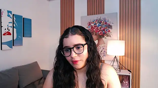 Snapshot of Bia_doll77 chatting on 08/07/26, 07:27 Bia doll77 online show from 08/07/26, 07:27