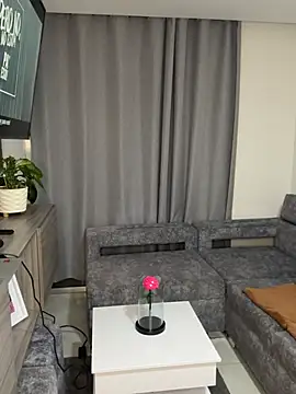 bella roger online show from 08/06/26, 02:24