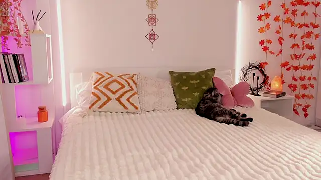 LoveJuliya online show from 11/09/25, 01:04