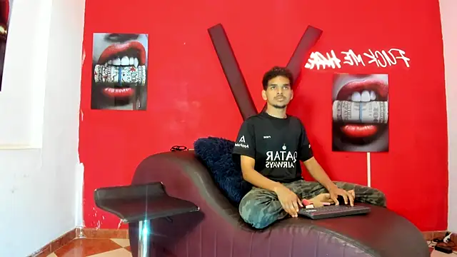 ROMMIE HOT1 online show from 08/07/26, 07:10