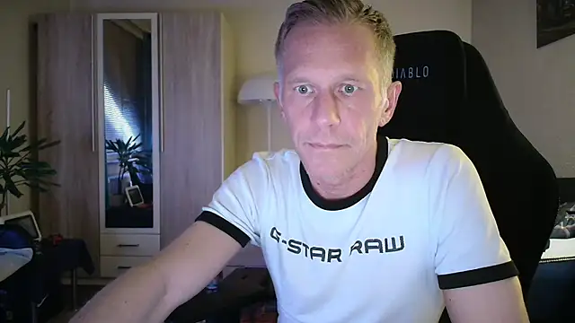 slaveboy2016xh online show from 06/09/26, 09:15