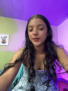 Snapshot of Skinny_saray chatting on 08/08/26, 01:57 Skinny saray online show from 08/08/26, 01:57