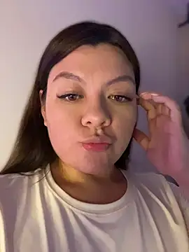 Snapshot of AnnaSanchez chatting on 08/10/26, 01:53 AnnaSanchez online show from 08/10/26, 01:53
