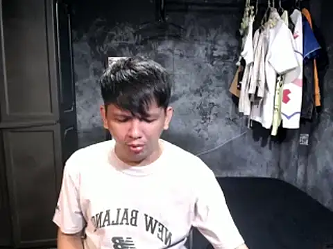 Snapshot of asianPinoy4you chatting on 10/04/25, 08:34 asianPinoy4you online show from 10/04/25, 08:34