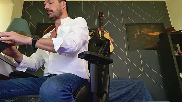 ChrisKox online show from 04/01/26, 08:37