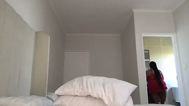 xBUSTY CANDYx online show from 10/10/25, 09:41