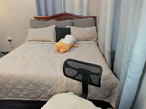 LegendaryNicole online show from 03/17/26, 01:36