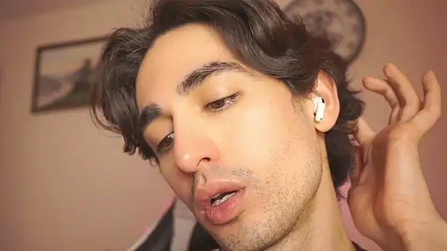 AlanDeNavarre online show from 02/19/25, 01:08