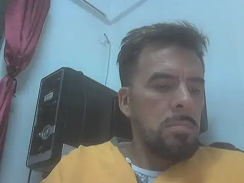 Snapshot of el_principe_hot chatting on 10/30/25, 01:40 el principe hot online show from 10/30/25, 01:40