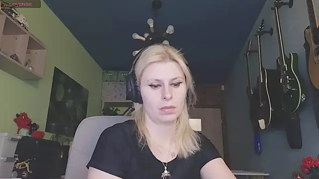 karmija online show from 02/18/25, 08:58