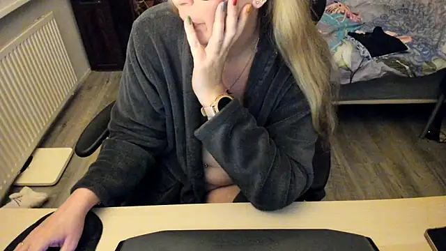 minoesje37 online show from 01/19/25, 08:41