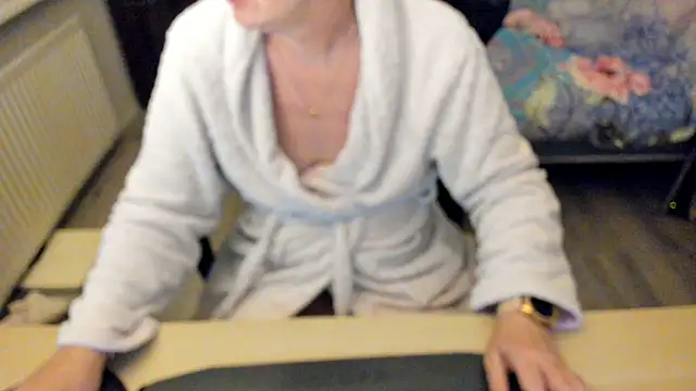 minoesje37 online show from 01/20/25, 08:29