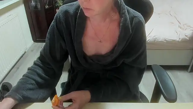 minoesje37 online show from 03/14/26, 08:25