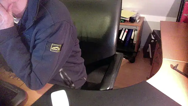 Snapshot of outlaw200 chatting on 12/04/24, 06:50 outlaw200 online show from 12/04/24, 06:50