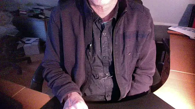 Snapshot of outlaw200 chatting on 01/04/25, 03:07 outlaw200 online show from 01/04/25, 03:07