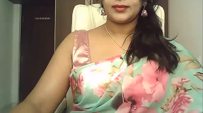 Snapshot of Spandana_Sweety chatting on 12/13/24, 05:49 Spandana Sweety online show from 12/13/24, 05:49