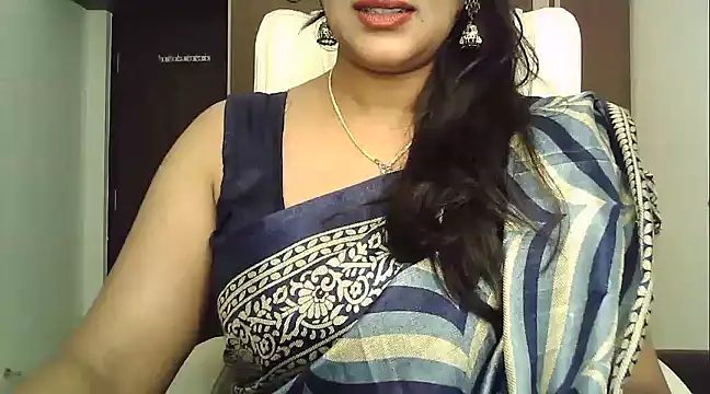 Snapshot of Spandana_Sweety chatting on 12/24/24, 12:44 Spandana Sweety online show from 12/24/24, 12:44