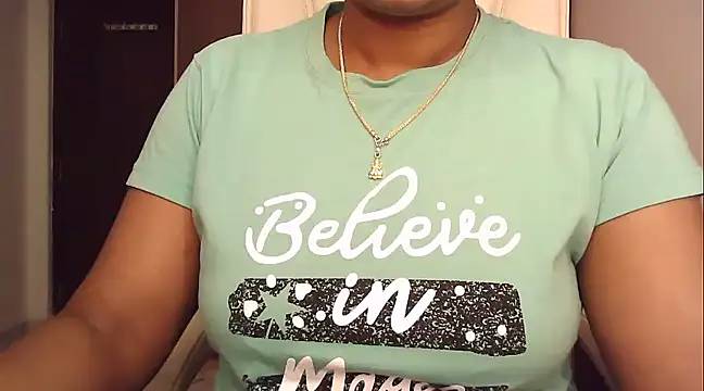 Snapshot of Spandana_Sweety chatting on 12/25/24, 09:45 Spandana Sweety online show from 12/25/24, 09:45