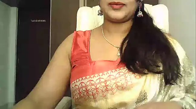 Snapshot of Spandana_Sweety chatting on 01/08/25, 09:53 Spandana Sweety online show from 01/08/25, 09:53