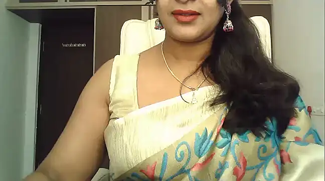 Snapshot of Spandana_Sweety chatting on 02/03/25, 06:24 Spandana Sweety online show from 02/03/25, 06:24