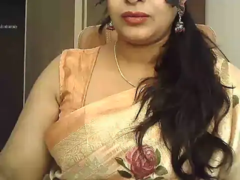 Snapshot of Spandana_Sweety chatting on 11/18/25, 06:18 Spandana Sweety online show from 11/18/25, 06:18