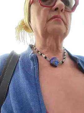 Snapshot of MucMilf59 chatting on 04/30/26, 06:36 MucMilf59 online show from 04/30/26, 06:36