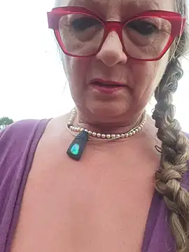 Snapshot of MucMilf59 chatting on 06/22/26, 06:21 MucMilf59 online show from 06/22/26, 06:21