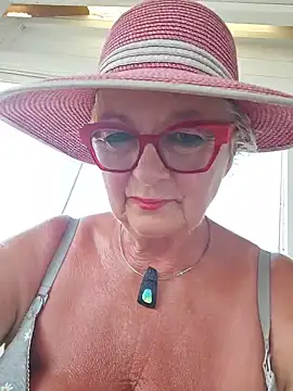 Snapshot of MucMilf59 chatting on 07/04/26, 10:21 MucMilf59 online show from 07/04/26, 10:21