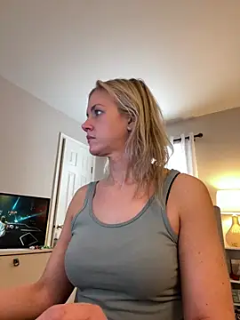 Snapshot of Kay_Cakes chatting on 02/03/25, 08:03 Kay Cakes online show from 02/03/25, 08:03