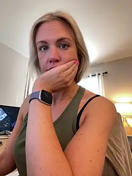 Snapshot of Kay_Cakes chatting on 02/04/25, 08:06 Kay Cakes online show from 02/04/25, 08:06