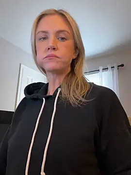 Snapshot of Kay_Cakes chatting on 02/24/26, 08:40 Kay Cakes online show from 02/24/26, 08:40