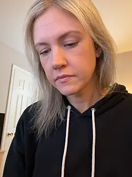 Snapshot of Kay_Cakes chatting on 02/25/26, 04:05 Kay Cakes online show from 02/25/26, 04:05