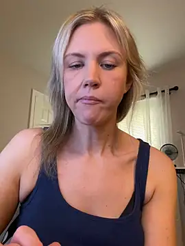 Snapshot of Kay_Cakes chatting on 07/15/26, 02:22 Kay Cakes online show from 07/15/26, 02:22