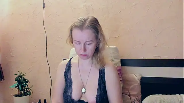 I AM MILF online show from 05/15/26, 07:37