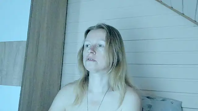 Snapshot of I_AM_MILF chatting on 07/02/26, 06:52 I AM MILF online show from 07/02/26, 06:52