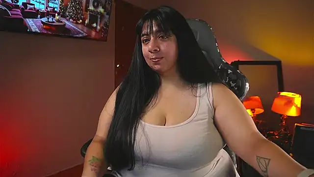 coraline latin online show from 11/08/25, 03:34