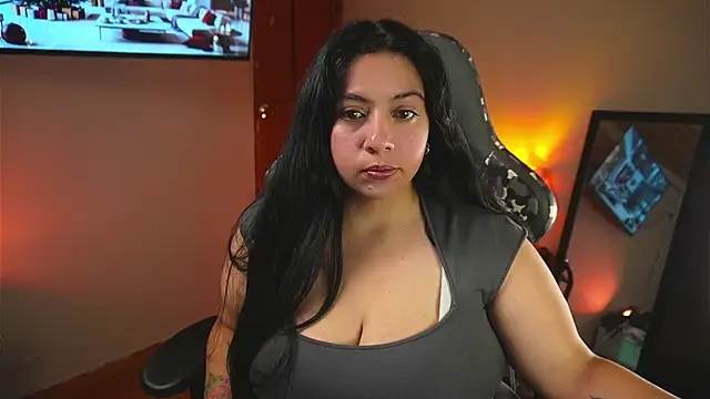 coraline latin online show from 11/21/25, 03:54